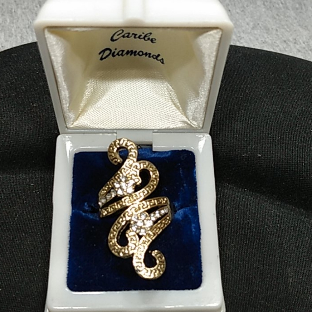 Beautiful Lady Ring - image 1